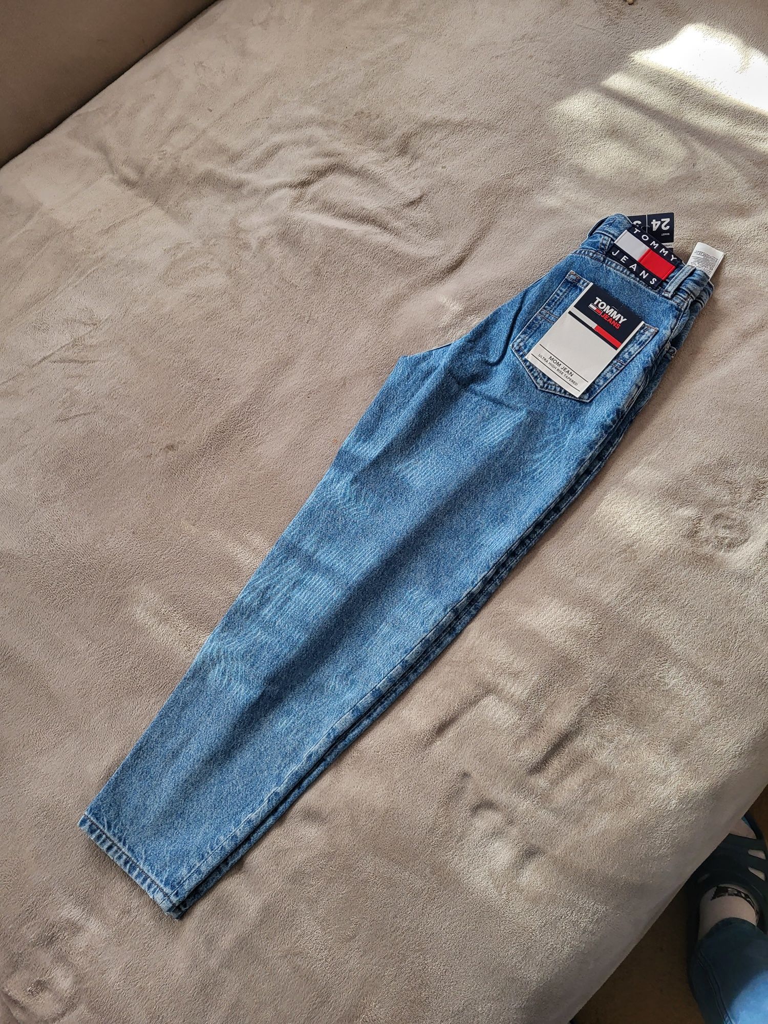 Damskie spodnie jeansy Tommy Hilfiger W 24 L 30 Nowe Orginalne