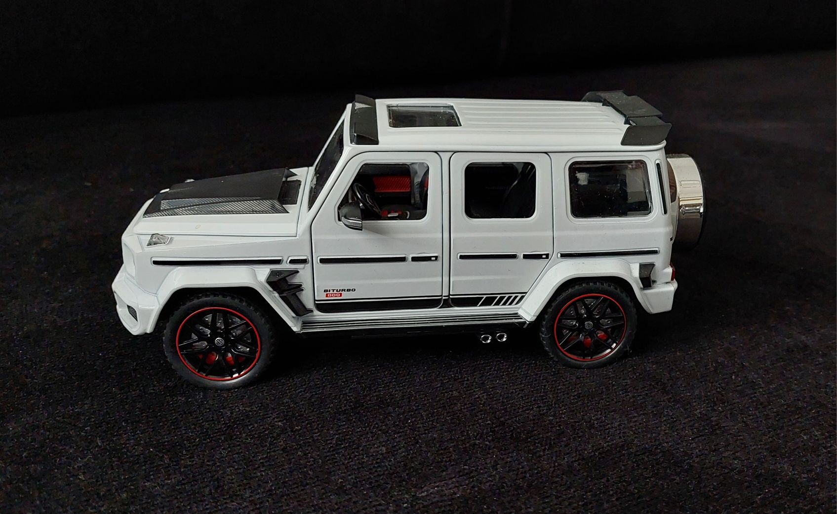 Model samochodu Mercedes G BRABUS 1:24 SAMOCHÓD