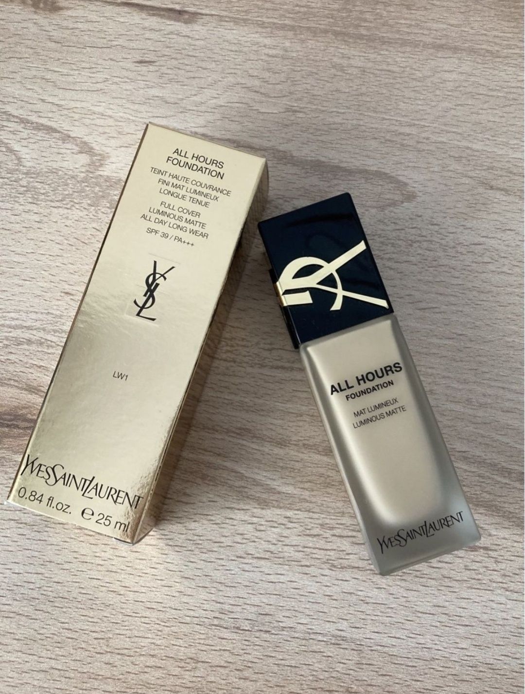 Yves Saint Laurent All Hours Foundation podkład do twarzy