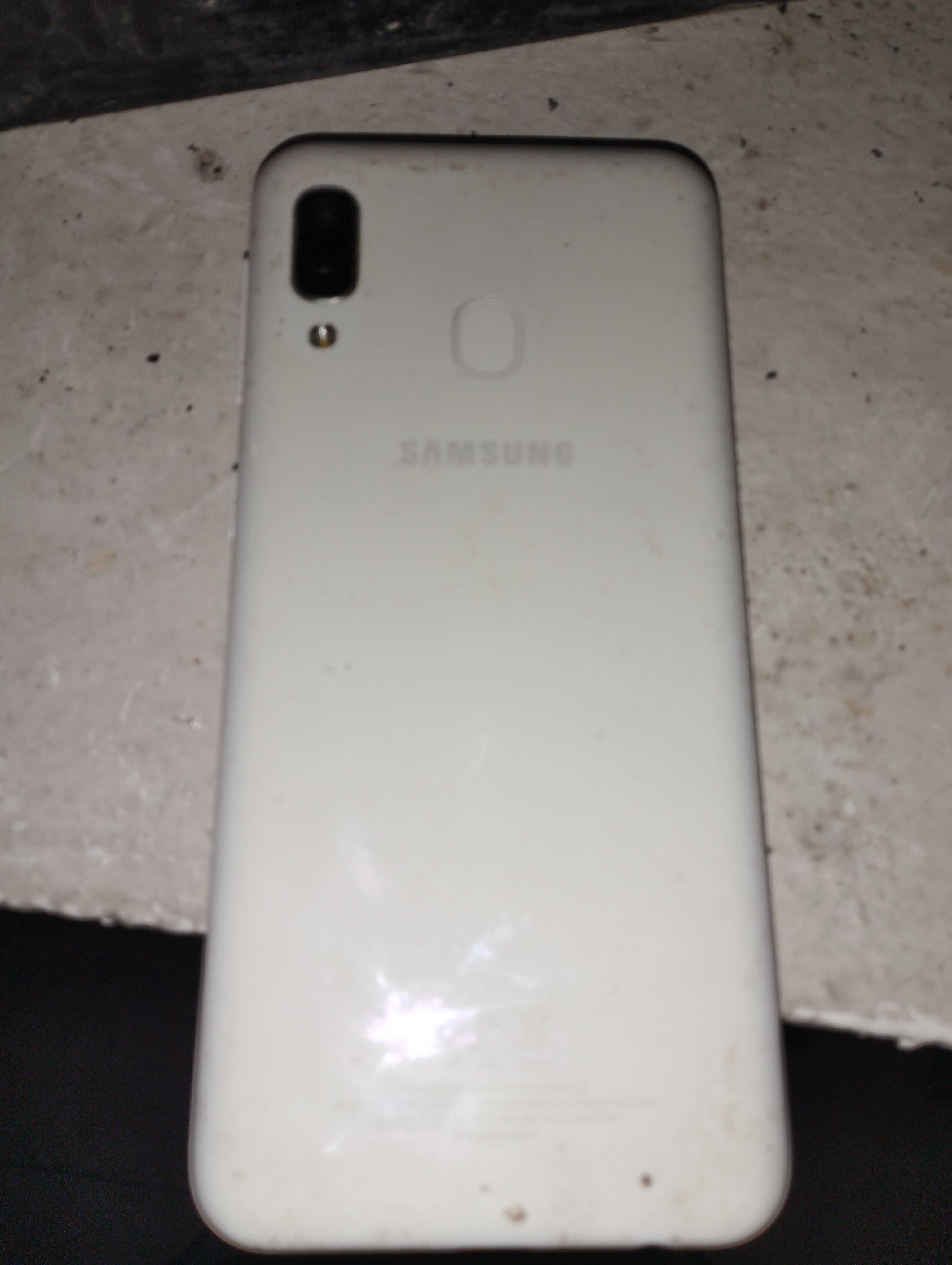 Samsung A20 como novo