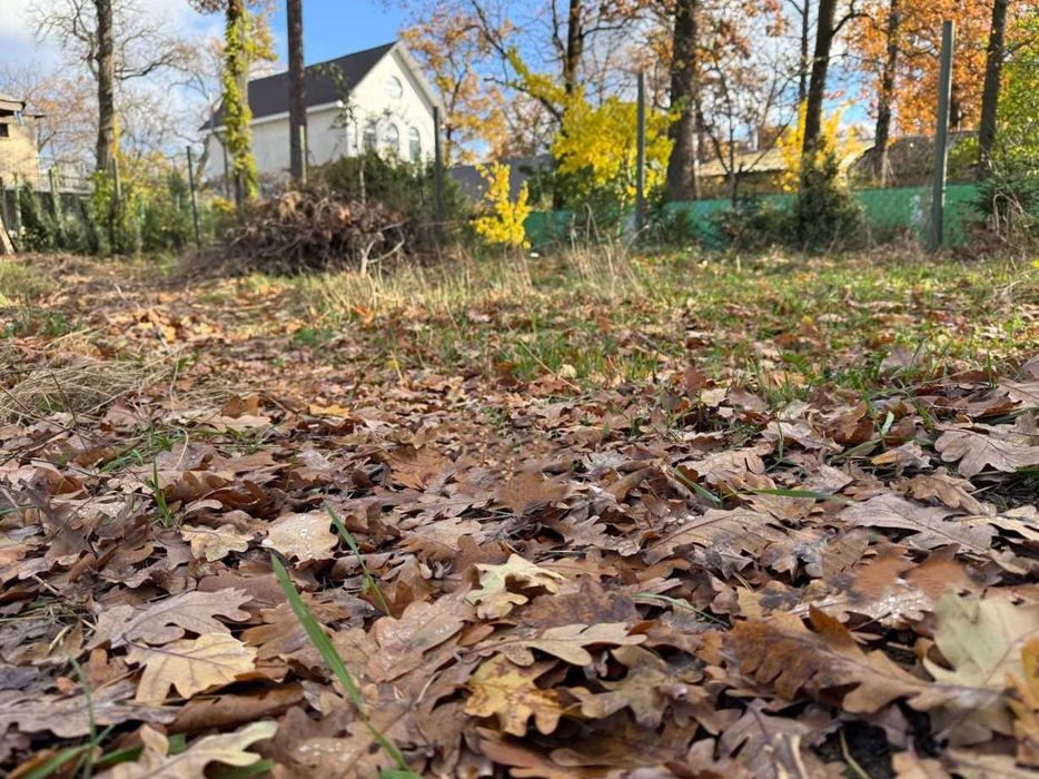Продаж 4,4 сотки під забудову центр Ворзеля є світло, вода