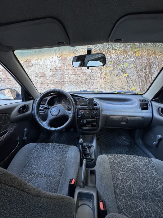 Daewoo Sens зеленого кольору