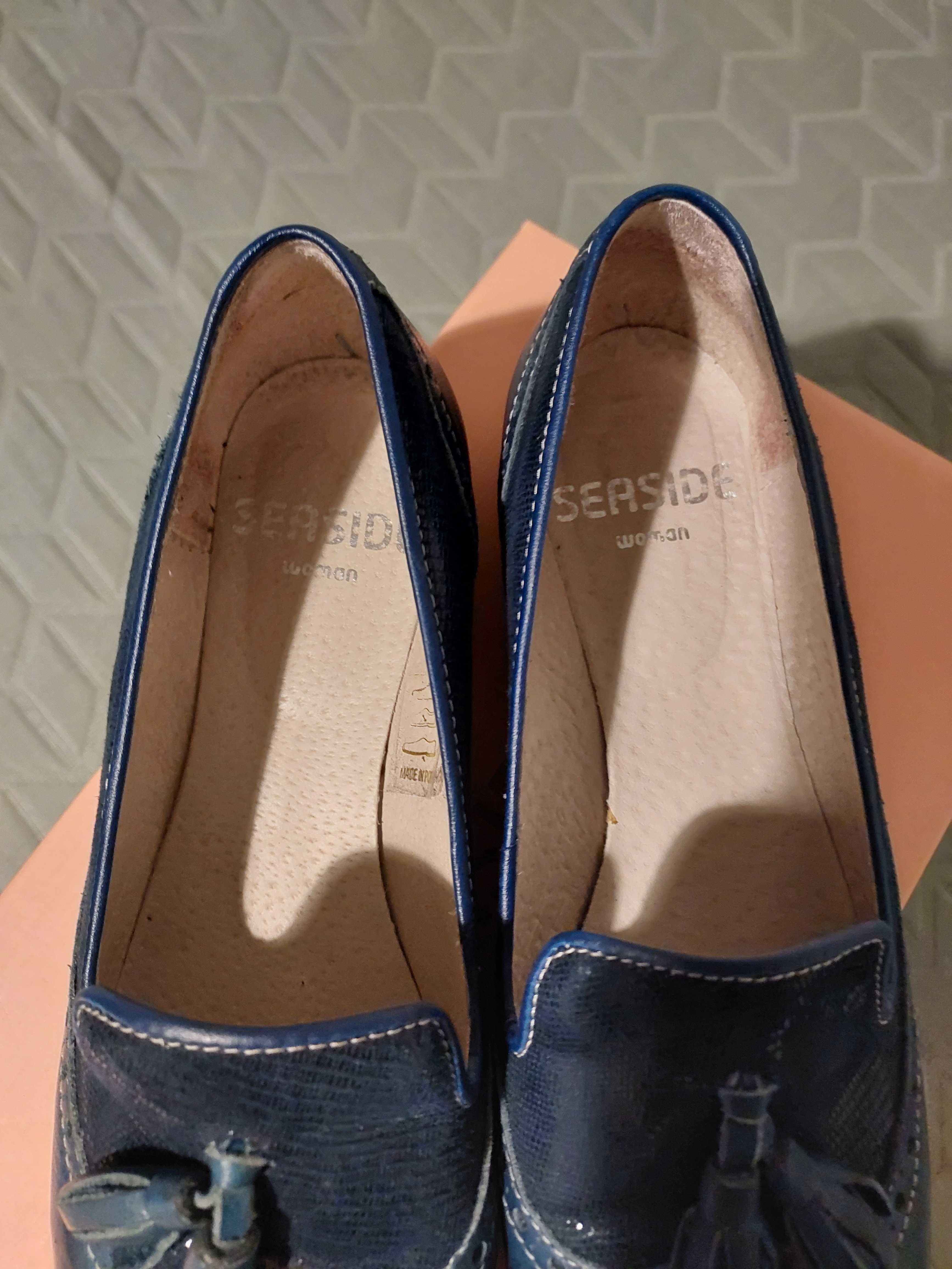 Sapato de Senhora Azul
