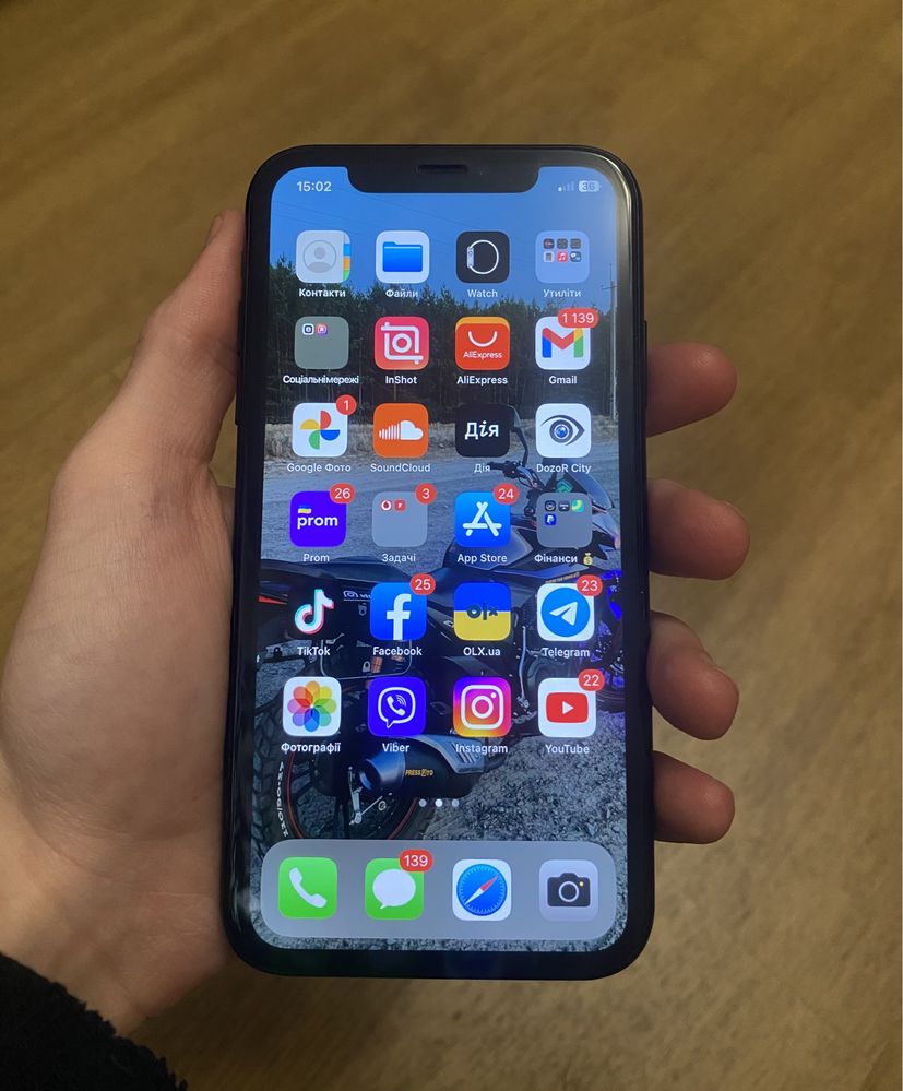 Продам IPhone XR 128GB (Black)