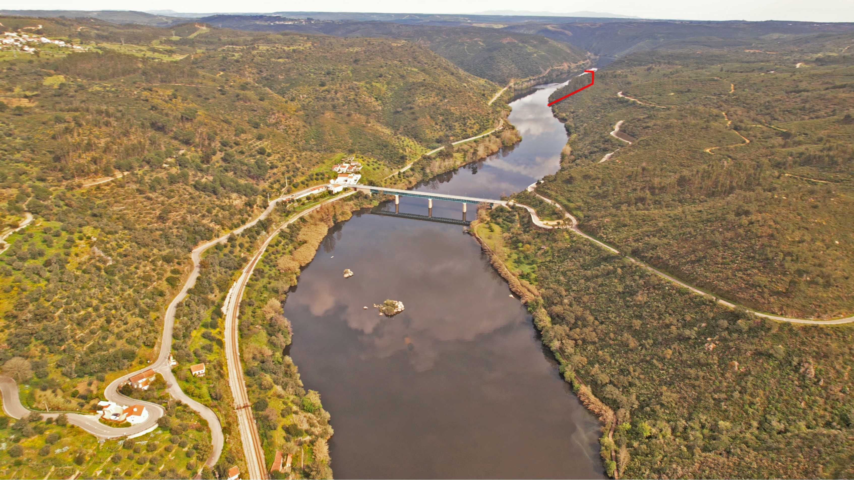 Terreno na margem do Tejo 10.000m2