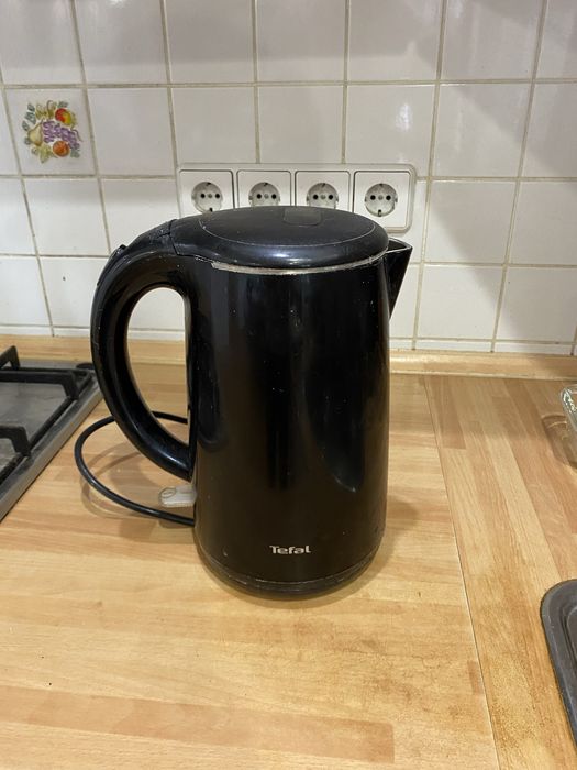 Електрочайник  Tefal KO260830  1.7л 1800вт чорний