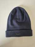 Nike Beanie Cuffed Swoosh czapka granatowa z metalowym swooshem piękna