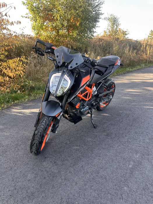 KTM Duke 125 Akrapovič 2022r niski przebieg