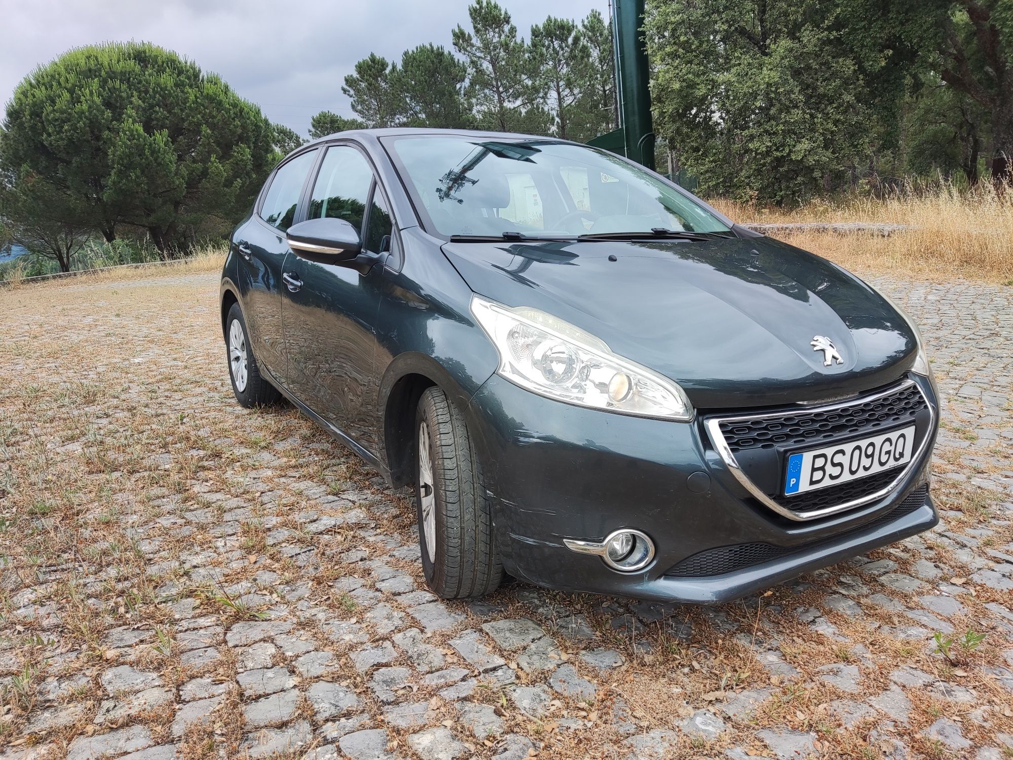 Peugeot 208. 1.2
