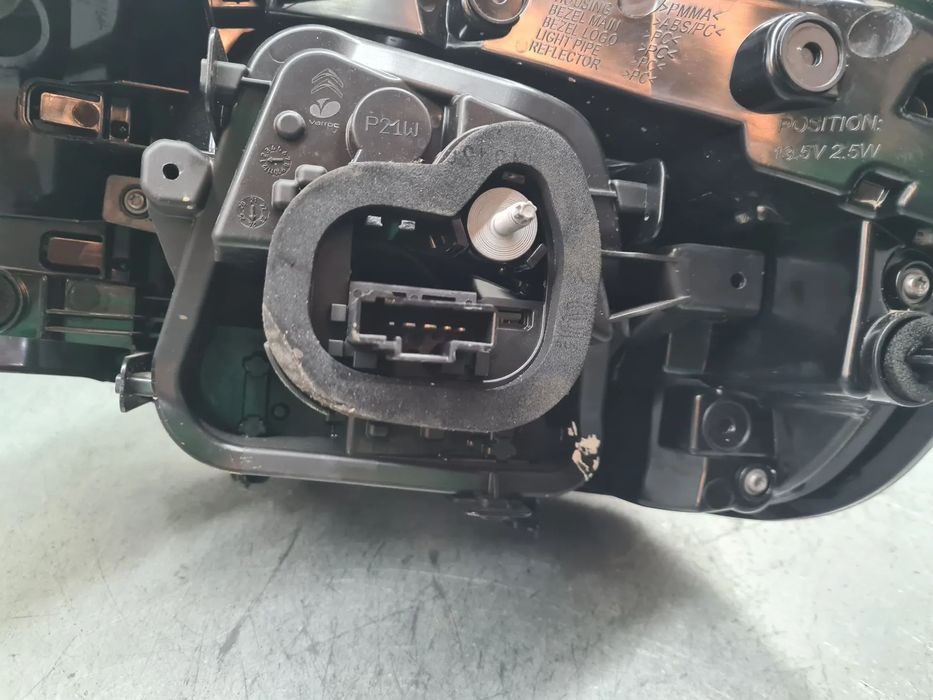 Farolim esquerdo CITROËN C4 III