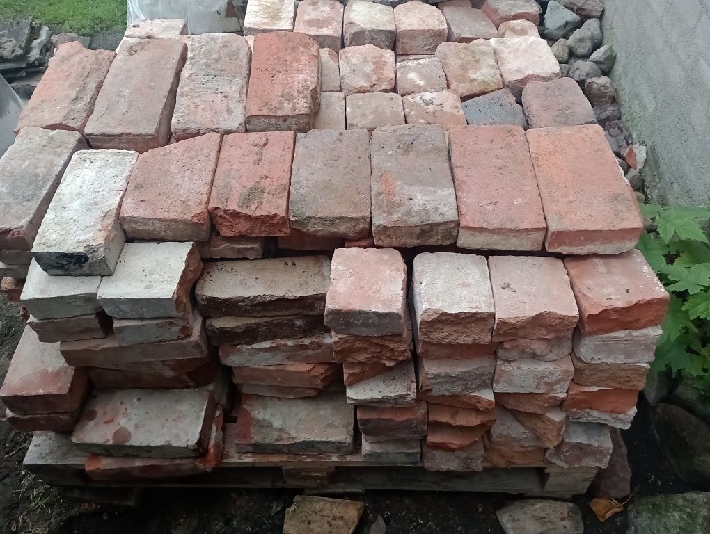 Sprzedam białą i czerwoną cegłę z rozbiórki
