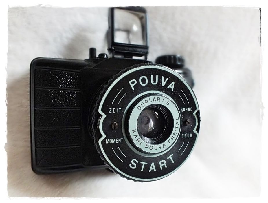 Stary aparat Pouva Start w bakelicie z lat 50-tych jak Druh