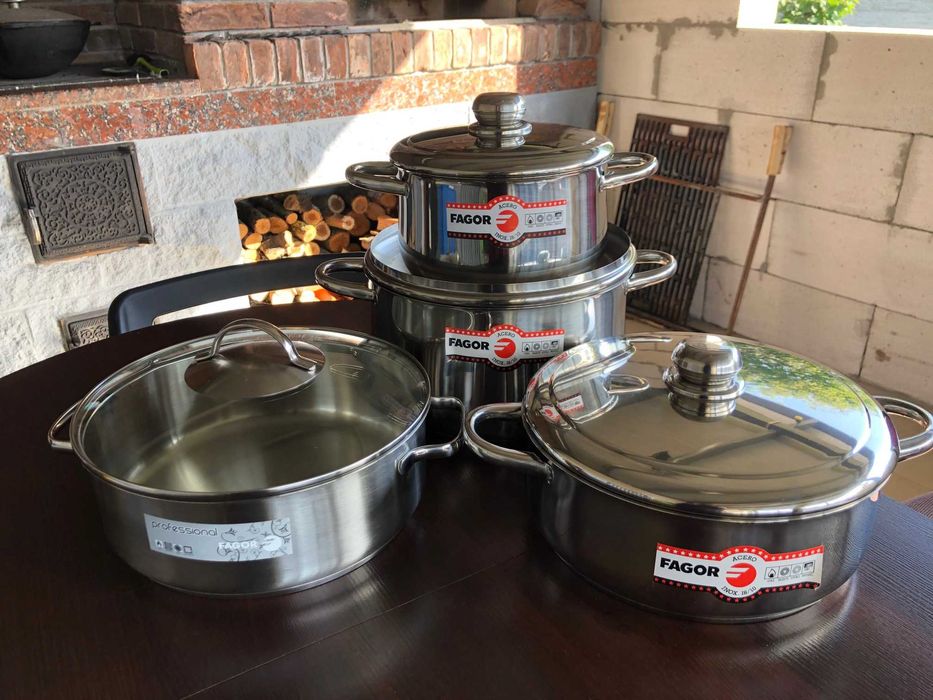 Каструля з нержавіючій сталі