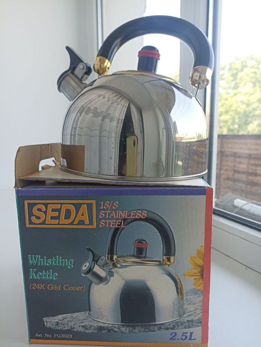 Чайник новый ,в коробке , 2,5 л