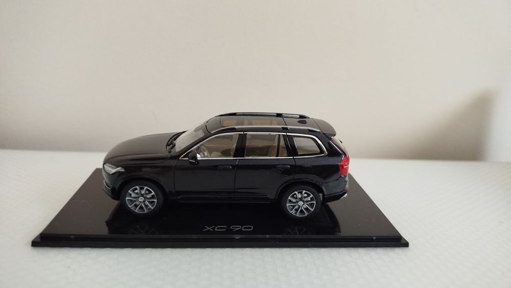 Miniatura Volvo XC90 Nova 1/43