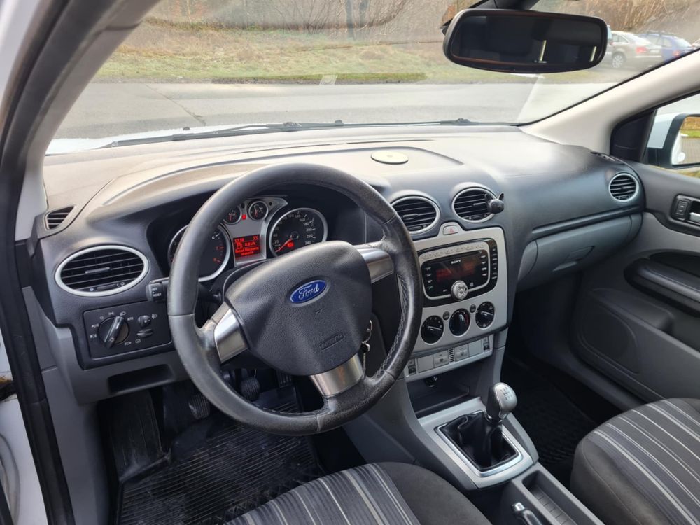 Ford Focus mk2 biały