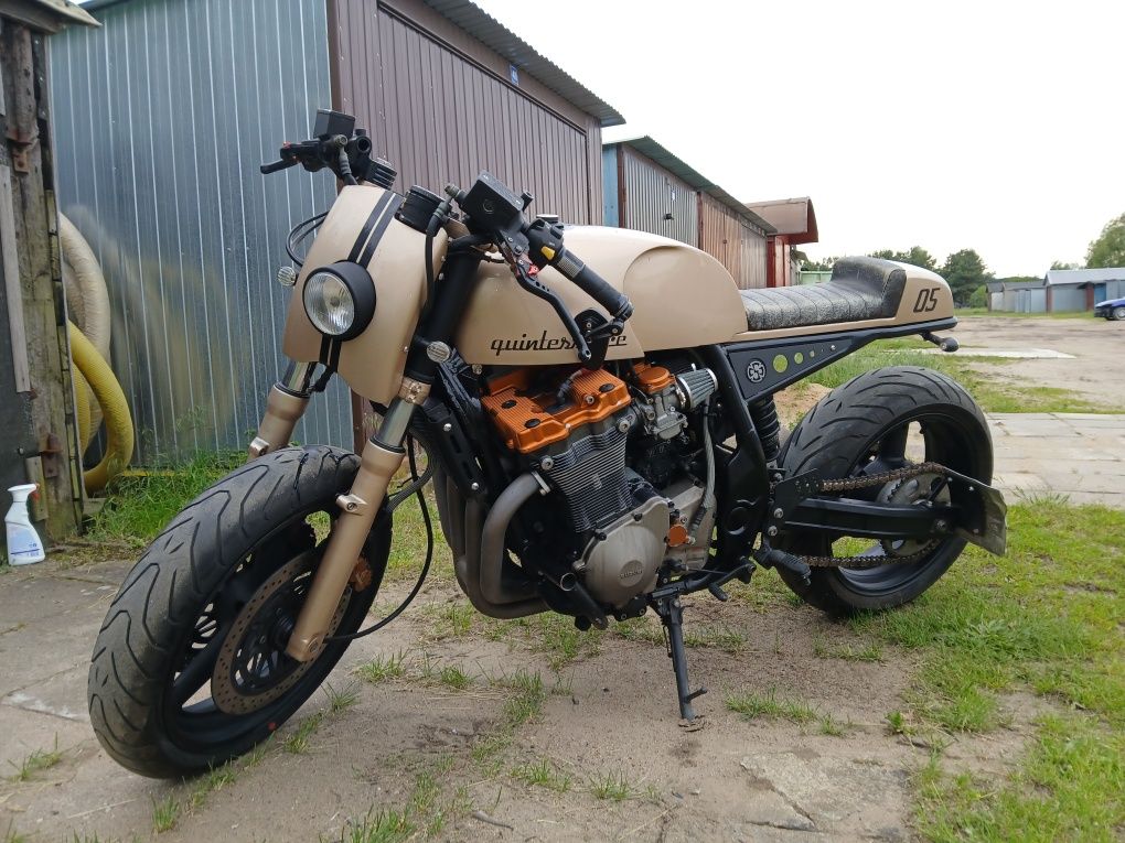 Cafe Racer suzuki inazuma quintessense 1200