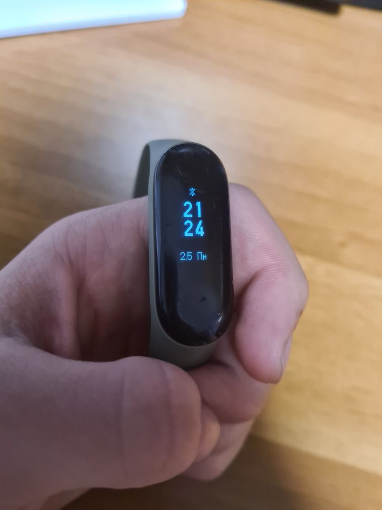 Mi band 3        .