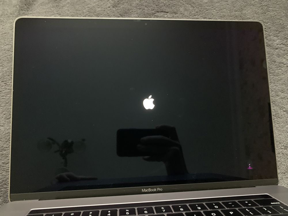 Macbook pro 15’ 2018 i7 16gb 512ssd