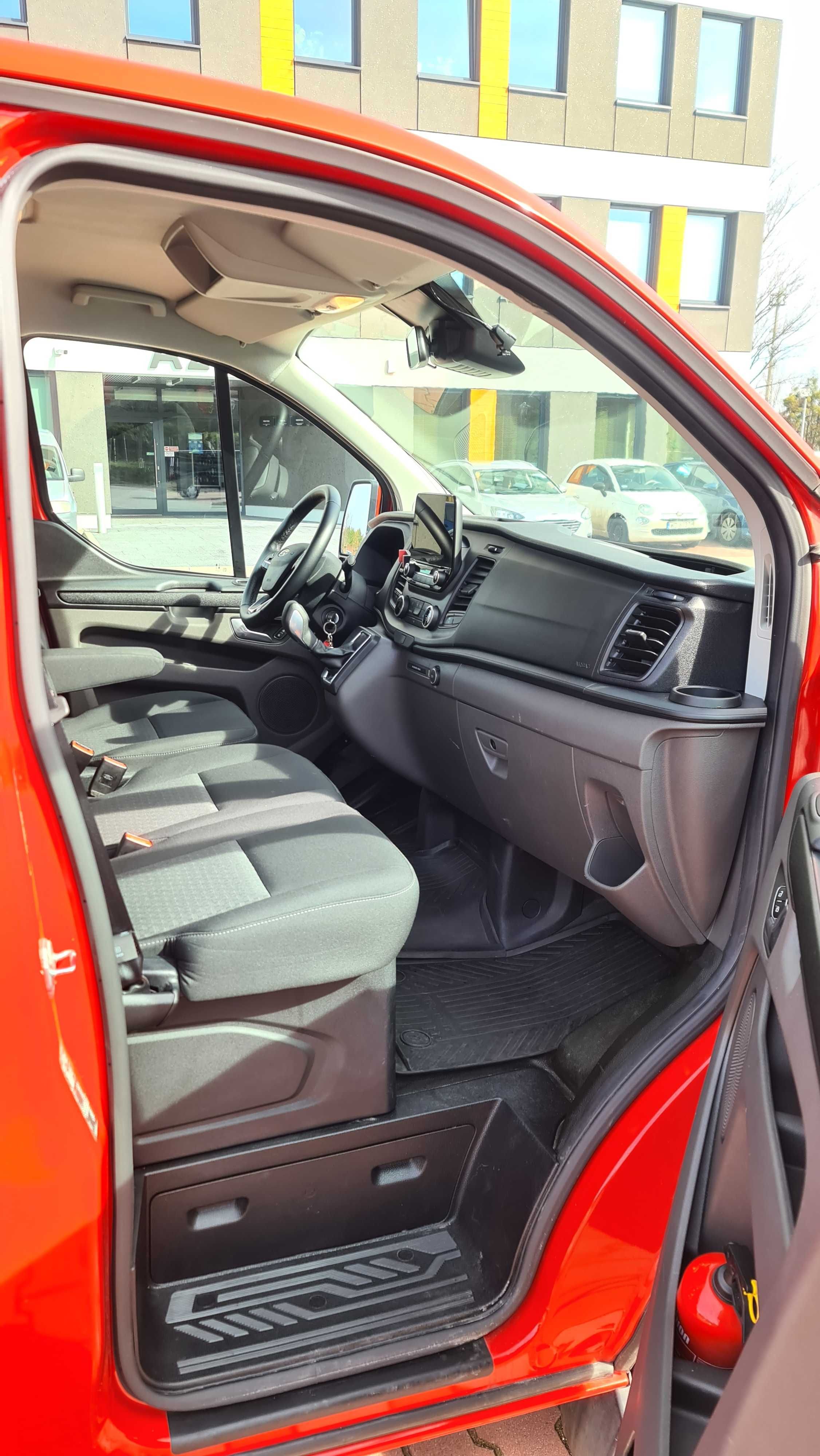 Wynajem wypożyczalnia busów busa 9-osobowego automat hak box
