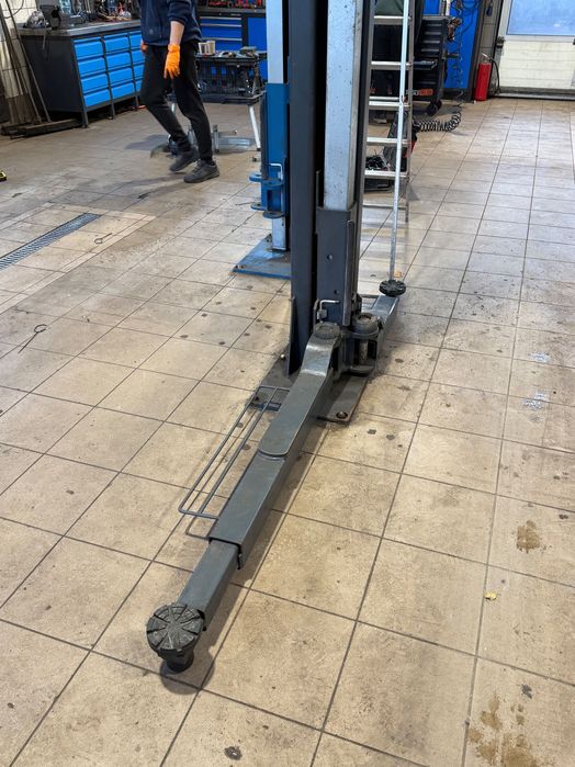 Podnośnik dwukolumnowy Nussbaum 4T 2.40SL