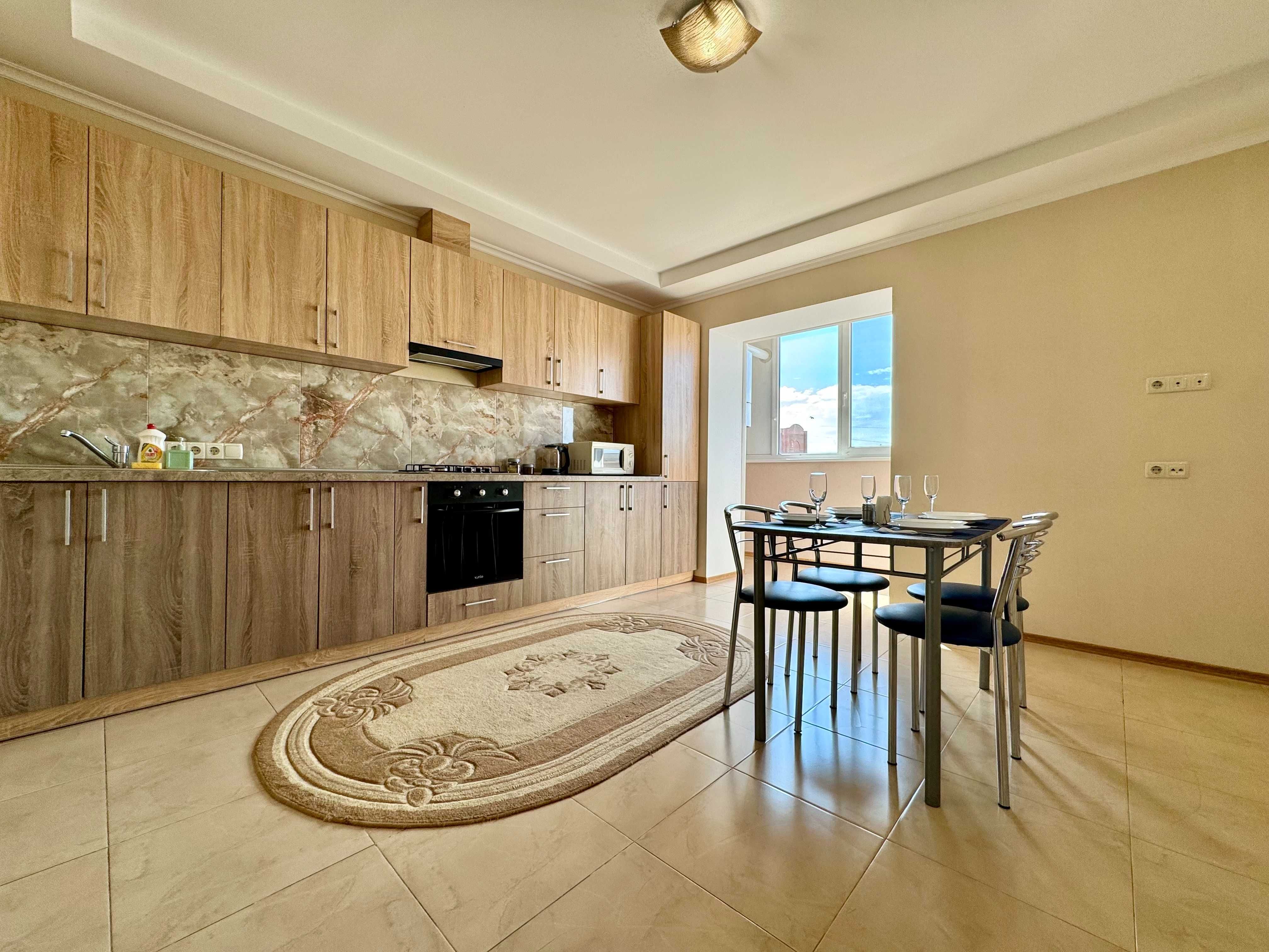 ApartPoltavaСВІТЛІ апарт.80м2 ,ОКРЕМІ кімн, НОВОБУДОВА.Центр.ЧЕК банк.