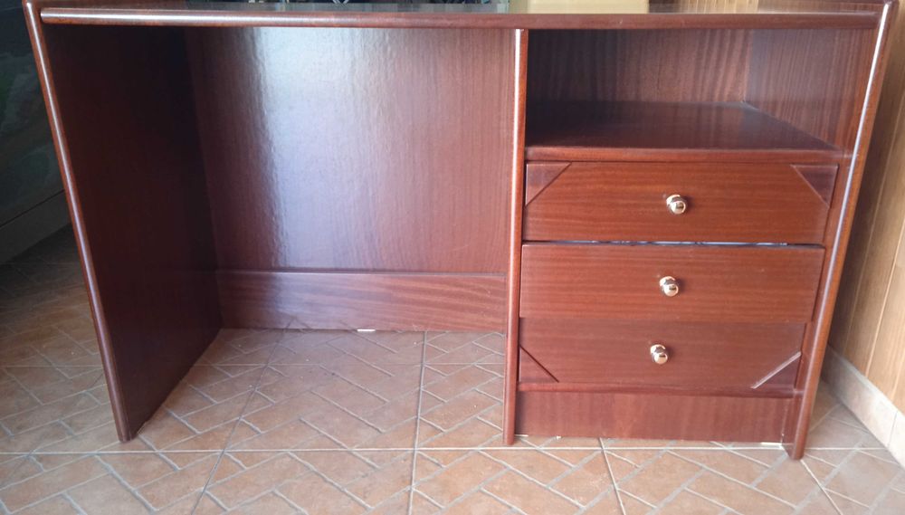 secretária nunca usada 1,60x0,60