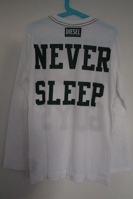 Sweat shirt para rapaz de 12 anos. Marca: Diesel