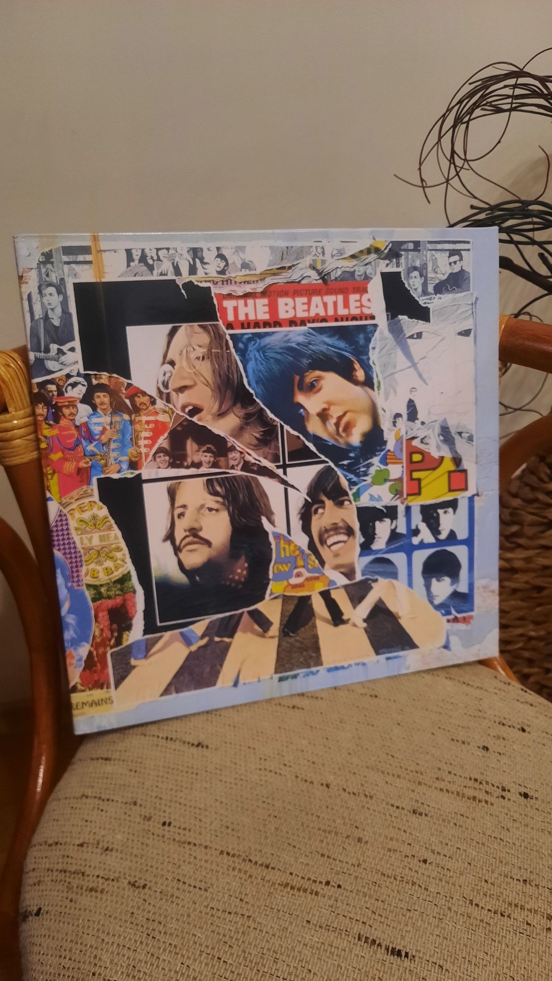 Коллекция пластинок The Beatles "Anthology" [1,2,3]