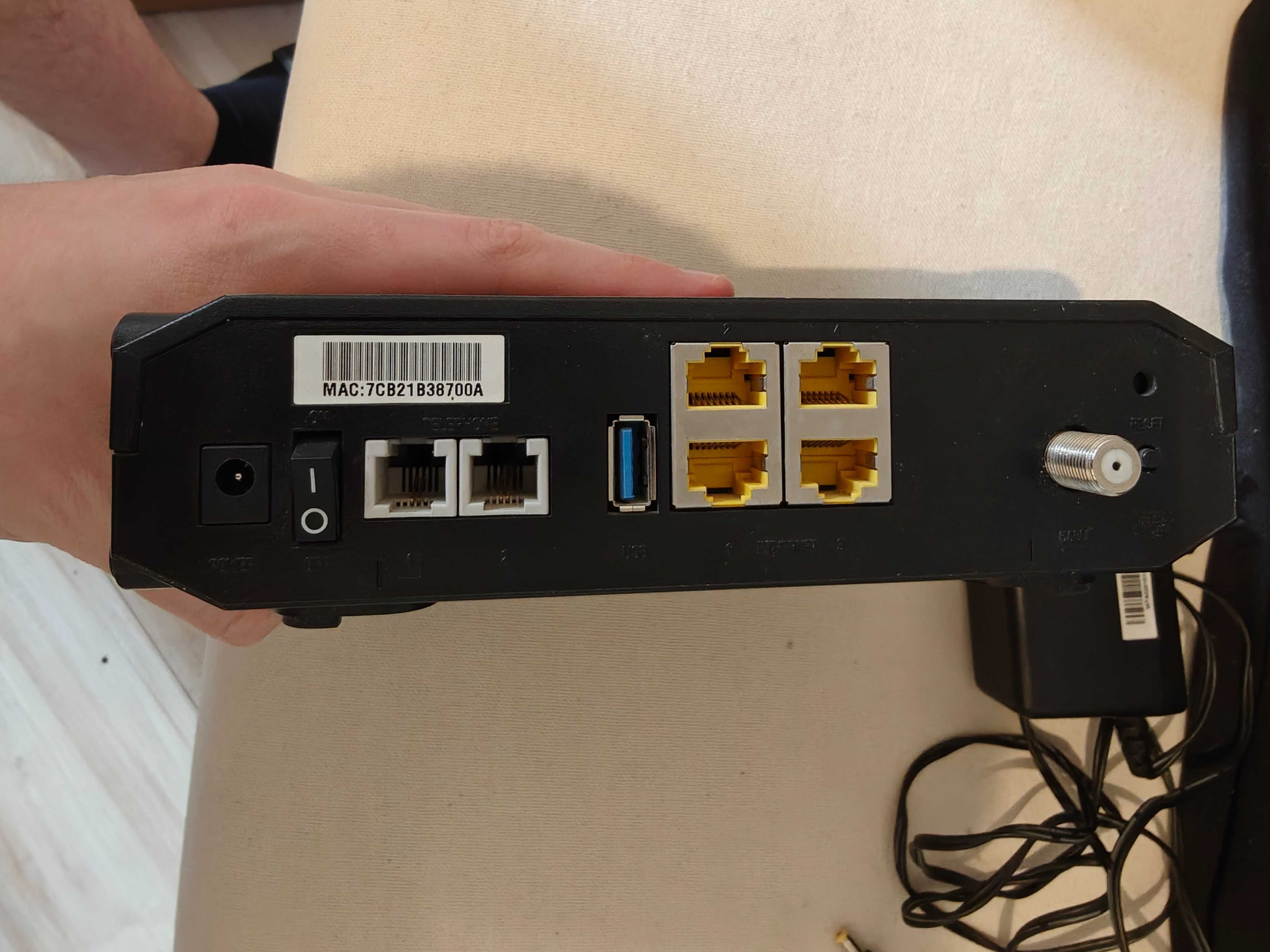 Modem Cisco EPC3925 WiFi Router Kablowy DOCSIS 3.0 UPC/Vectra
