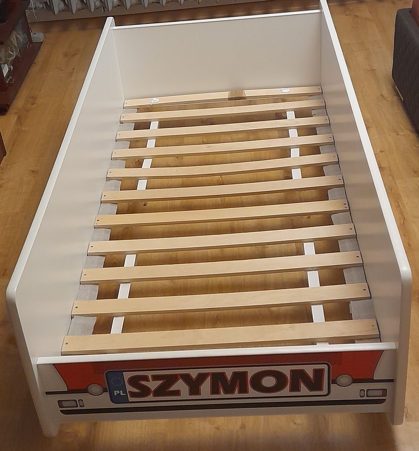 Łóżko dla chłopca z imieniem Szymon
