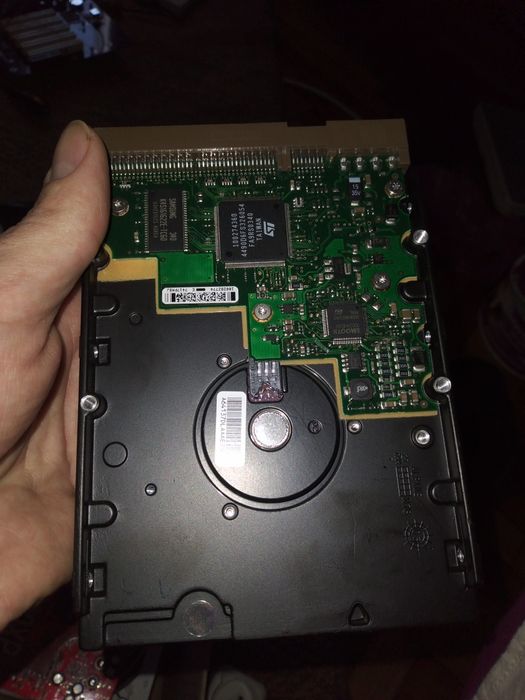 Жесткий диск на ПК hitachi deskstar 250 GB