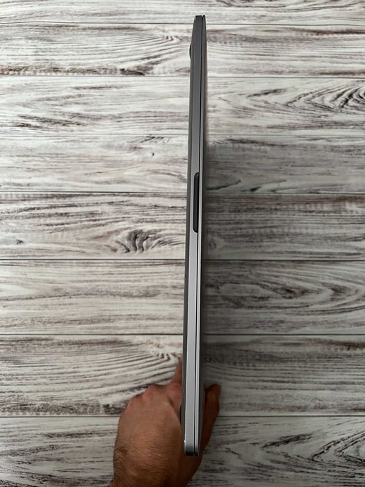 MacBook Pro 16" A2141 (Touch Bar 2019)Core i9 2.4/32/500 Pro 5300M 4Gb