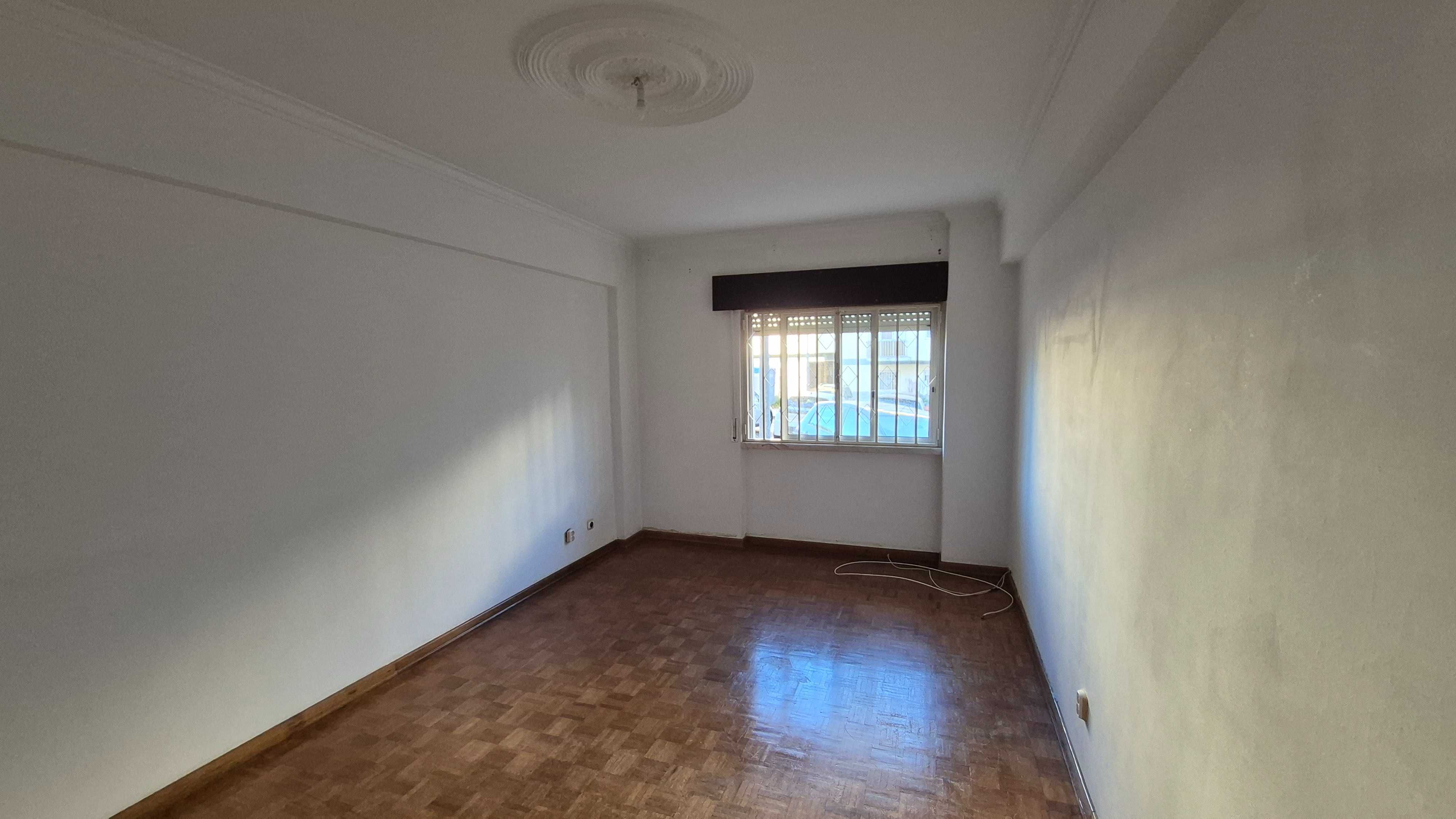 Aluga-se T1 na Amadora