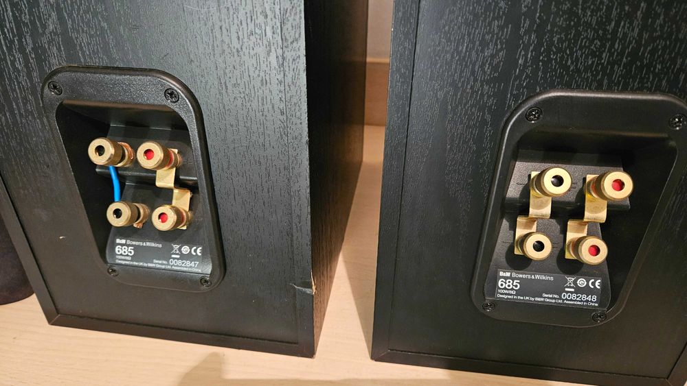 Colunas B&W 685 (par)