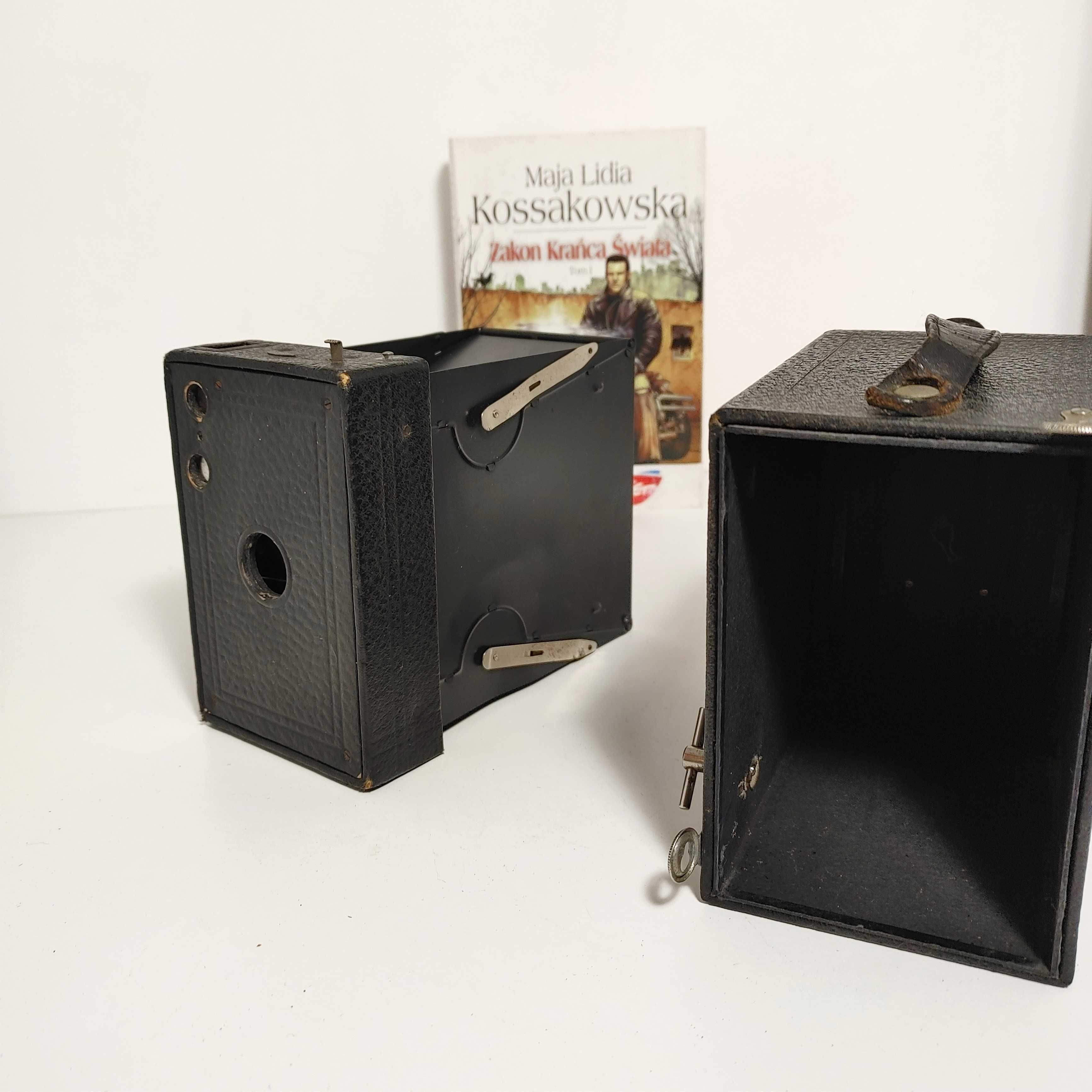 Pudełkowy aparat fotograficzny KODAK Box nr 2 A  Brownie 1910 rok 116