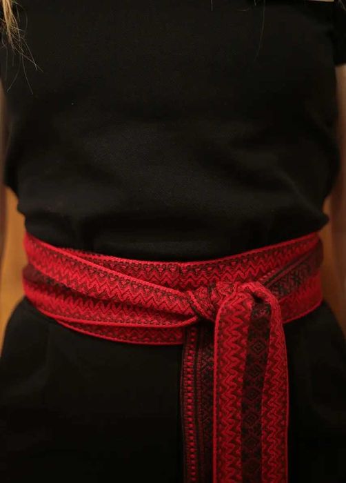 Pasek Krajka Słowiańska ludowa czerwona dł. 1,5 m