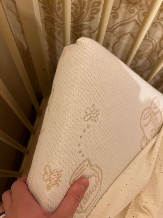 Дитяче деревʼяне ліжечко з матрасом + постіль НОВЕ