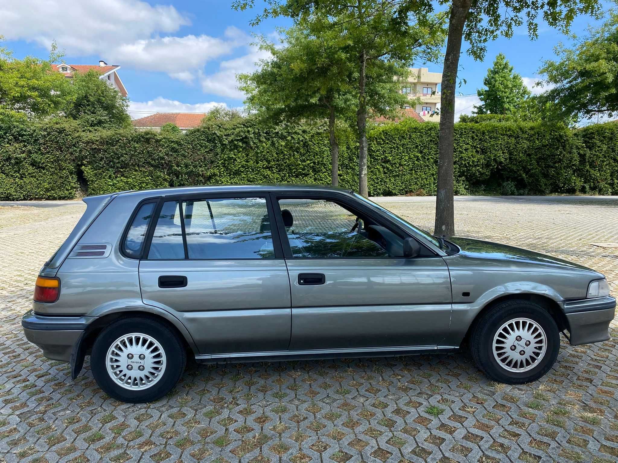 Toyota Corolla 1.3 E90 Hatchback (1992)