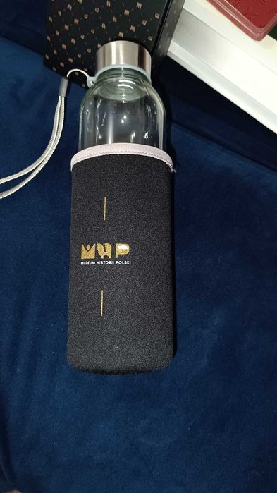 Szklana butelka na wodę