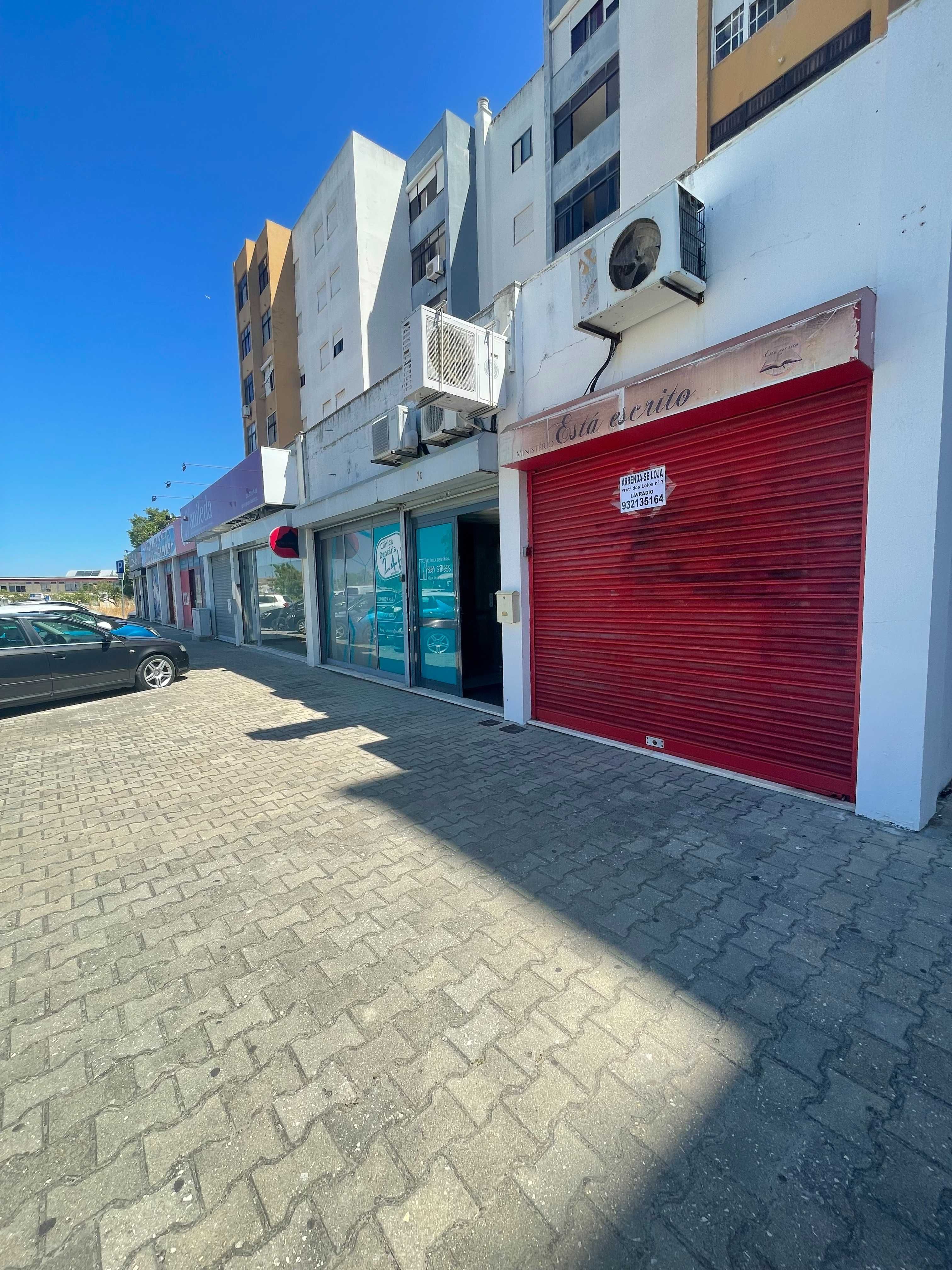 Loja para Alugar no Lavradio – Praceta dos Loios nº7 | 70m²