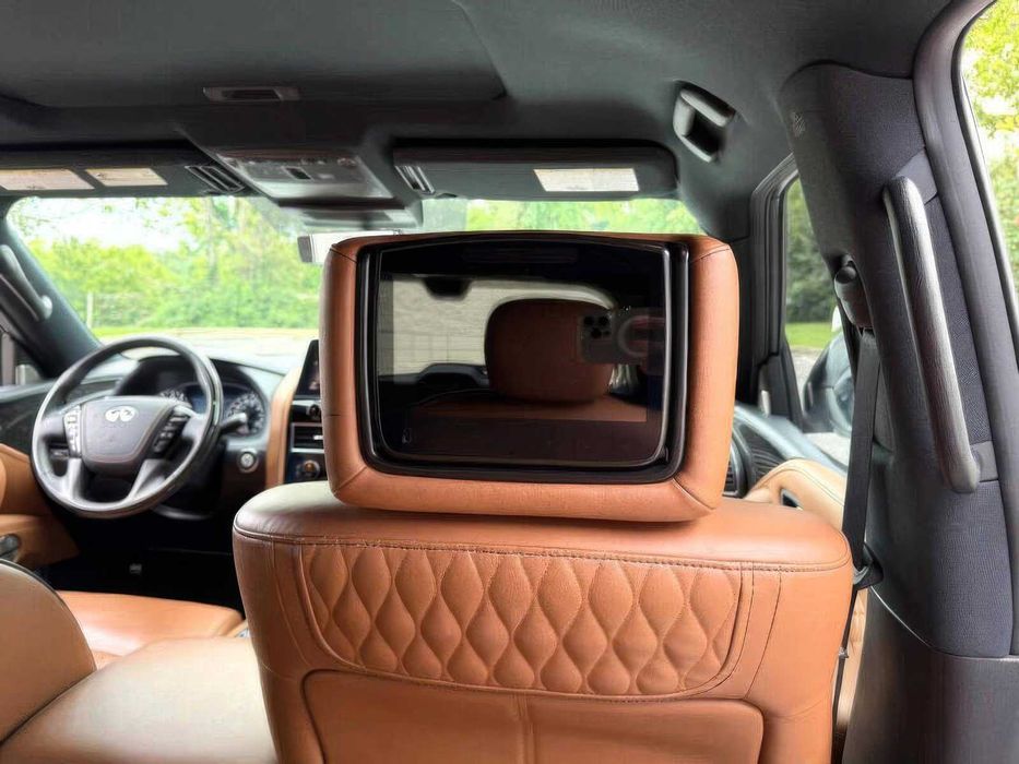 Infiniti QX80      2023