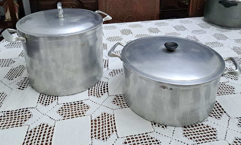 Panela + 1 Tacho  em Alumínio Fundido - Resistentes  Tamanho  24 e 26