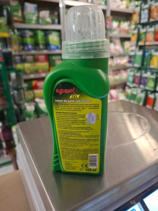 Mineral żel nawóz do palm, juk i dracen 250 ml AGRECOL