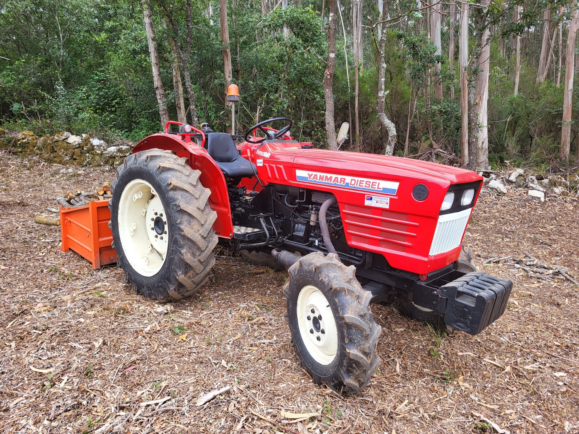 Trator Yanmar 4x4 37cv