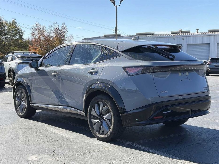 Nissan Ariya      2023