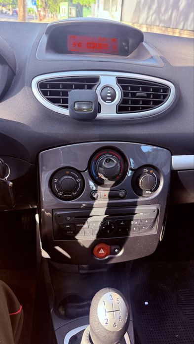 Renault Clio 1.5 Dci 04/2012