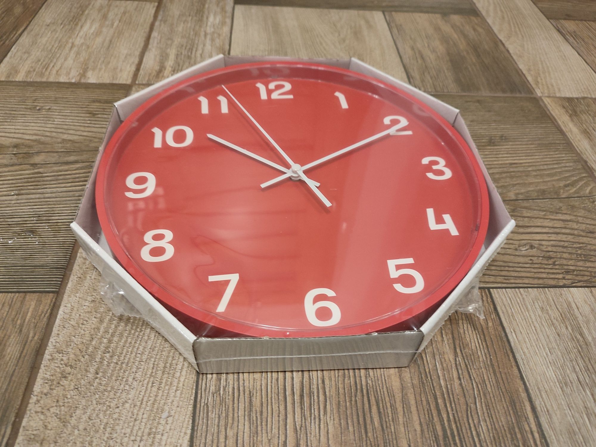 Nowy czerwony zegar ścienny 28 cm IKEA