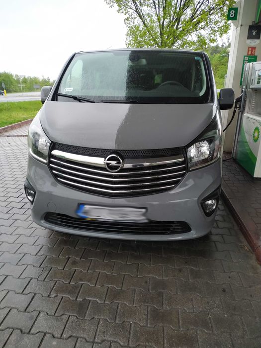 Bus 9 osobowy do wynajęcia / wynajem busa 9 os. z kierowcą lub bez