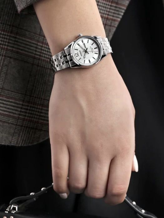 Годинник жіночий Casio LTP-1335D-7A Оригінал Гарантія Часы женские